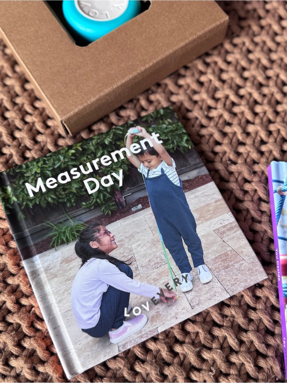 Lovevery Measurement Day Books + Measuring Tape Toy Set Toddler Preschool - Picture 4 of 10